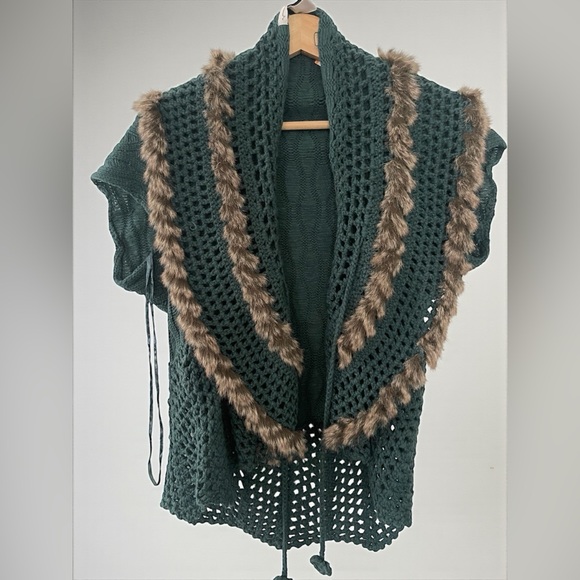 Y2K crochet faux fur trim vest boho fairycore RxB small Festival - Picture 2 of 6